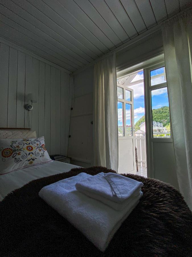 Haaheim Gaard Hotel Uggdal Exterior foto